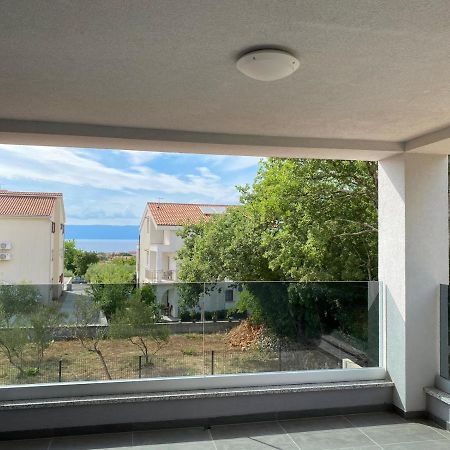 Apartmani Grgic On The Adress Branka Fucica 96 Malinska Luaran gambar