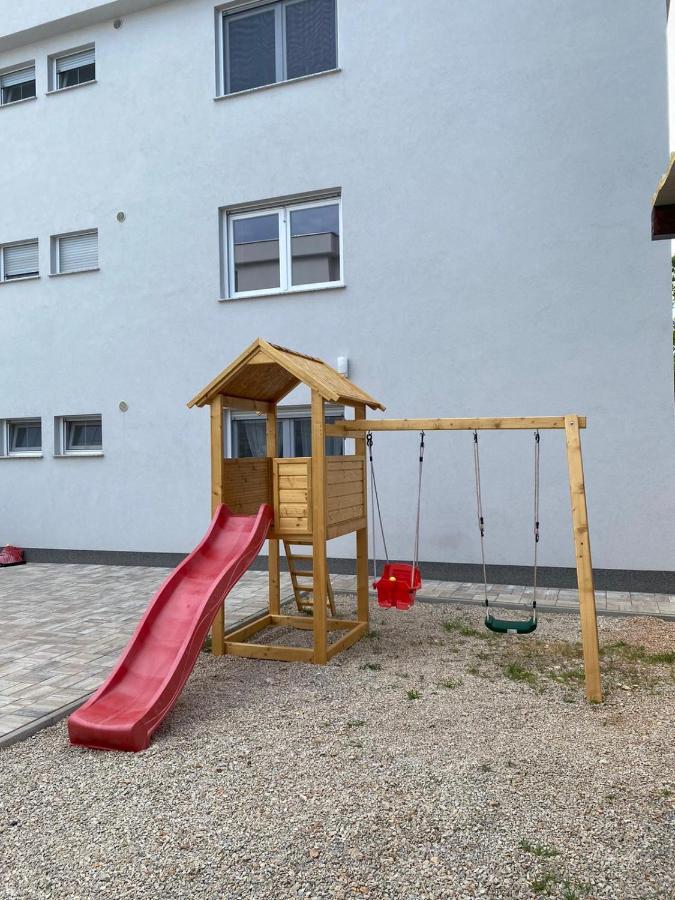 Apartmani Grgic On The Adress Branka Fucica 96 Malinska Luaran gambar