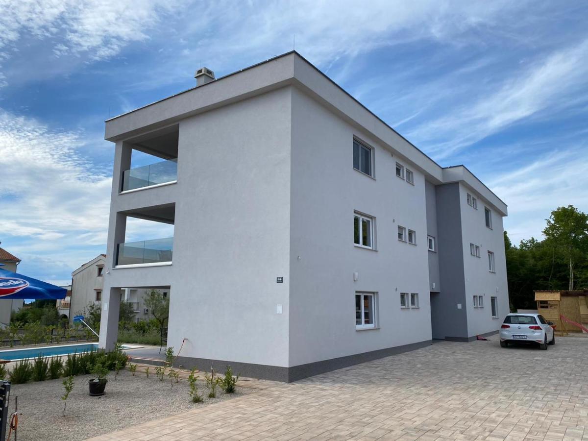 Apartmani Grgic On The Adress Branka Fucica 96 Malinska Luaran gambar