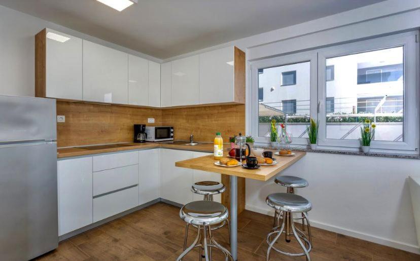 Apartmani Grgic On The Adress Branka Fucica 96 Malinska Luaran gambar