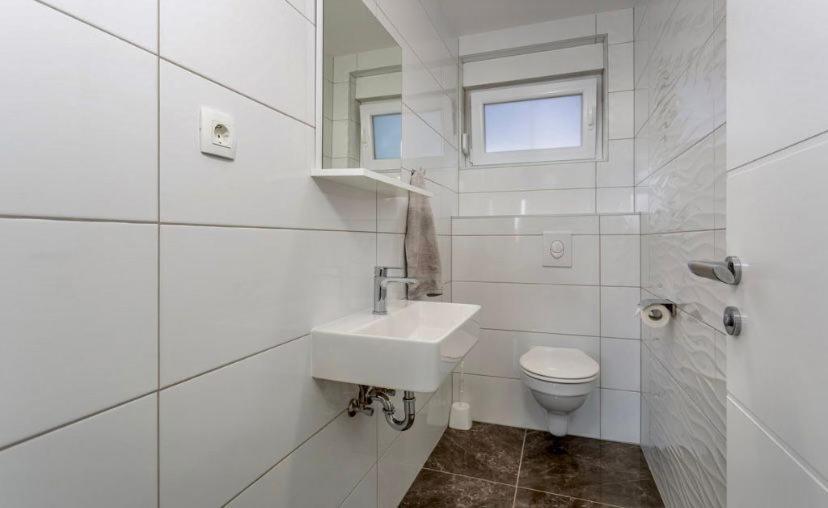 Apartmani Grgic On The Adress Branka Fucica 96 Malinska Luaran gambar