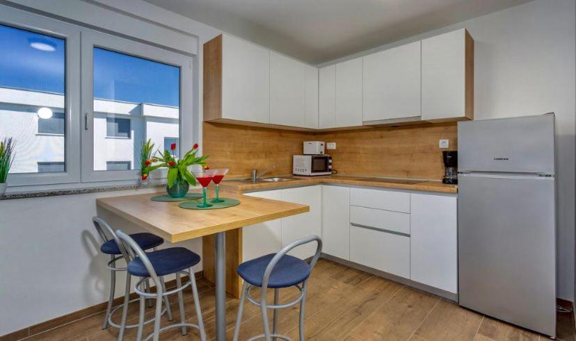Apartmani Grgic On The Adress Branka Fucica 96 Malinska Luaran gambar