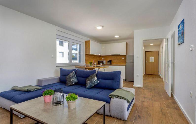 Apartmani Grgic On The Adress Branka Fucica 96 Malinska Luaran gambar