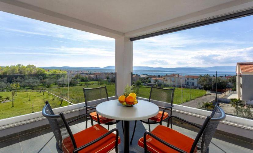 Apartmani Grgic On The Adress Branka Fucica 96 Malinska Luaran gambar