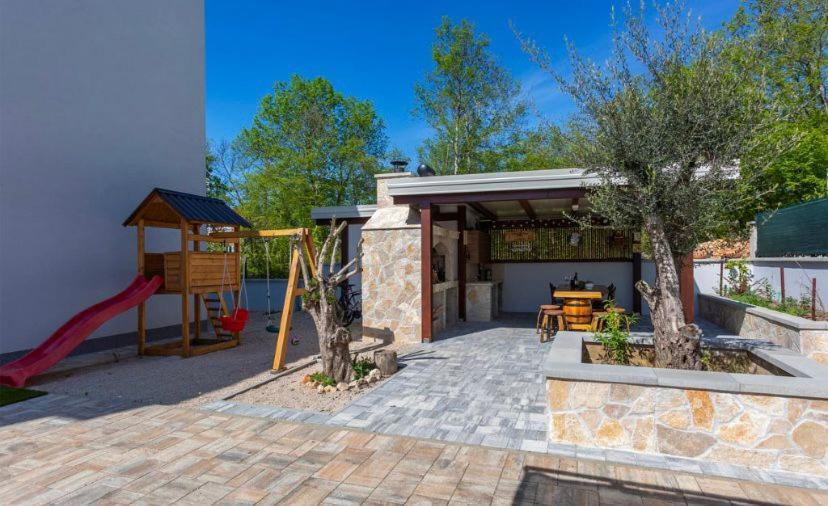 Apartmani Grgic On The Adress Branka Fucica 96 Malinska Luaran gambar