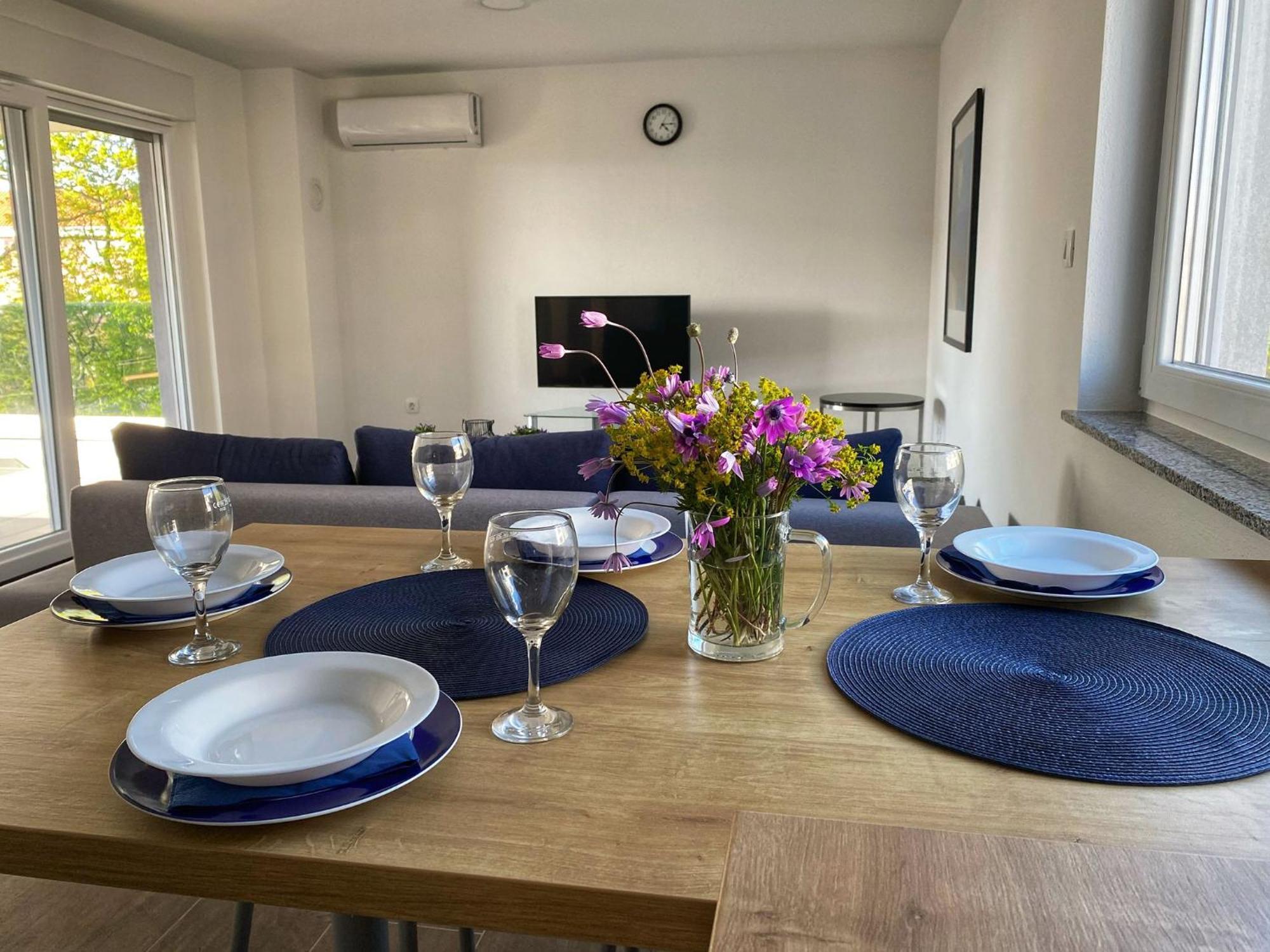 Apartmani Grgic On The Adress Branka Fucica 96 Malinska Luaran gambar