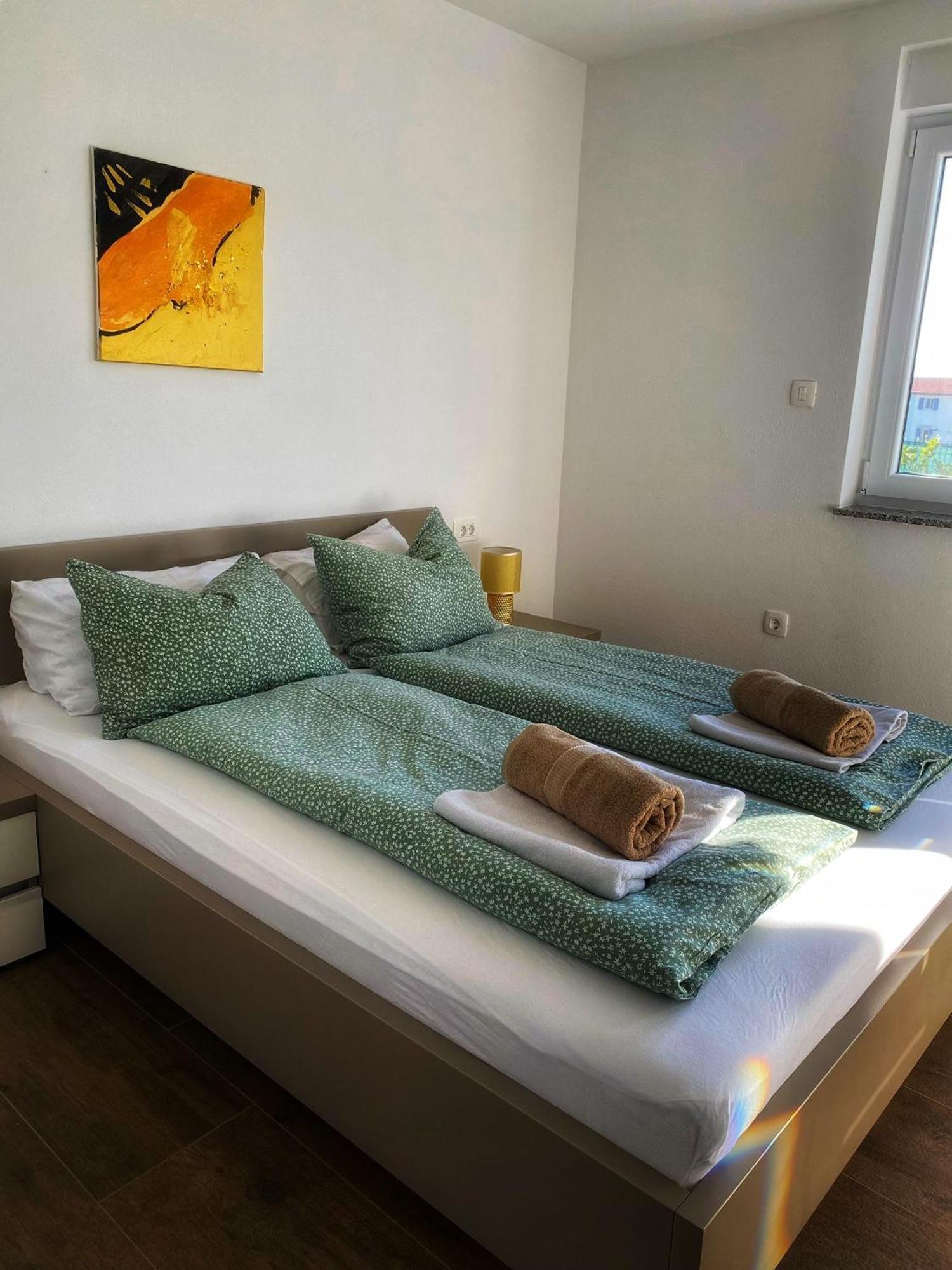Apartmani Grgic On The Adress Branka Fucica 96 Malinska Luaran gambar